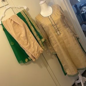 Traditional Pakistani trendy heavy dopatta 3 pc wedding dress